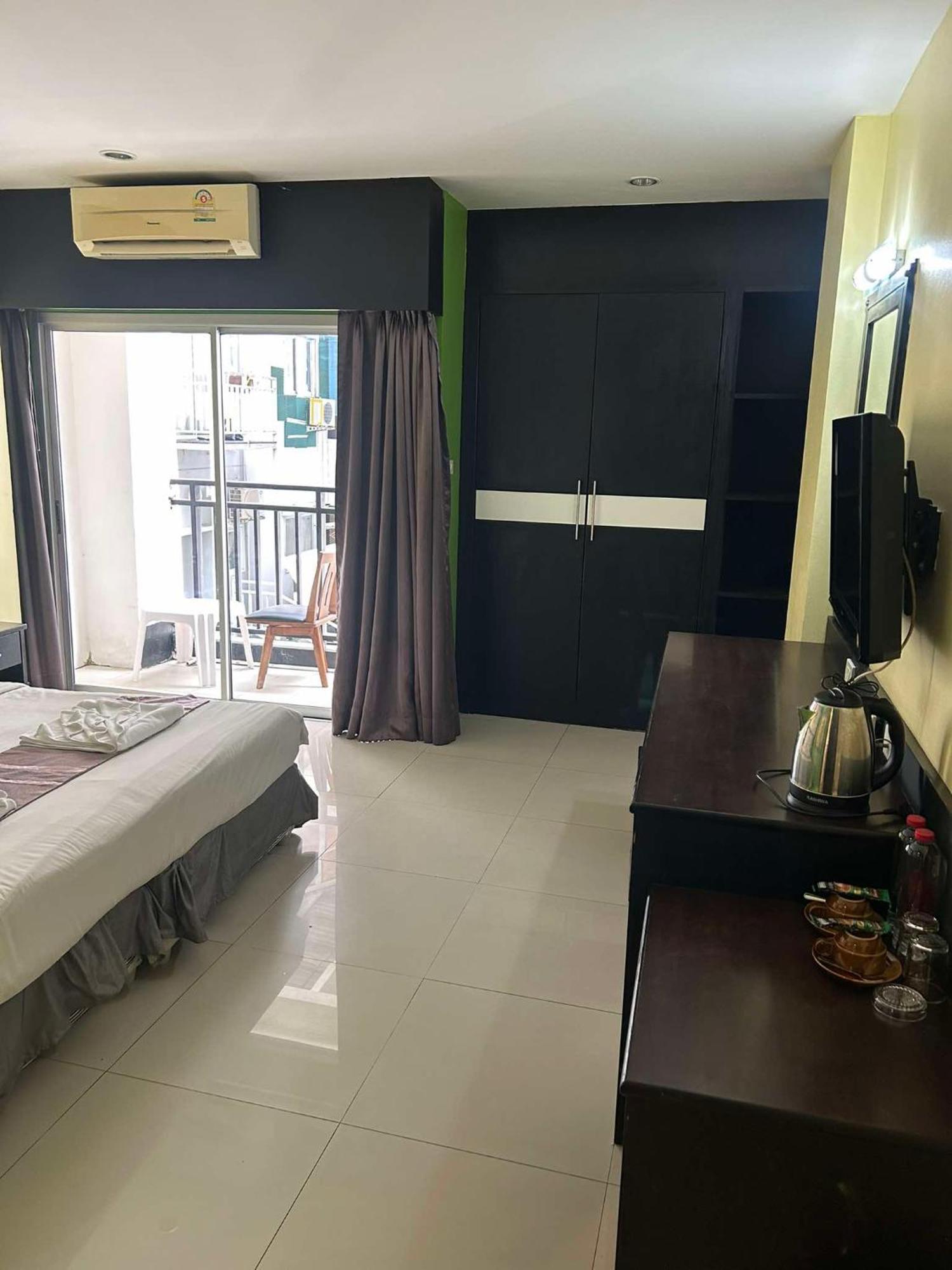 Phuket 420 Hotel 3*